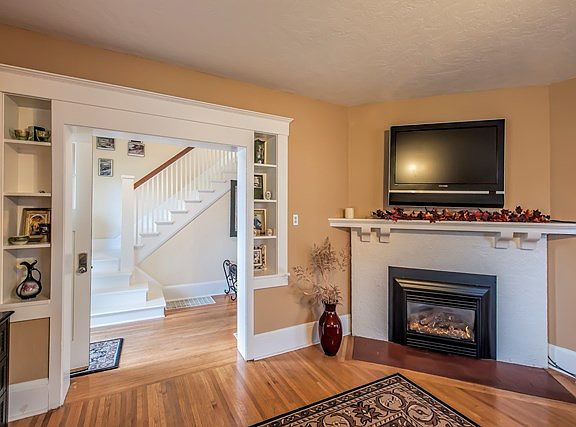 4th image of 1036 Boyer Ave