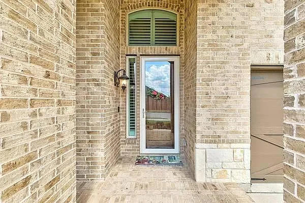 144 Peace Pl — Photo 2