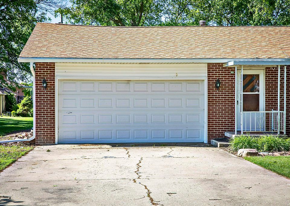 1021 E Le Fevre Ave Gibson City IL Zillow