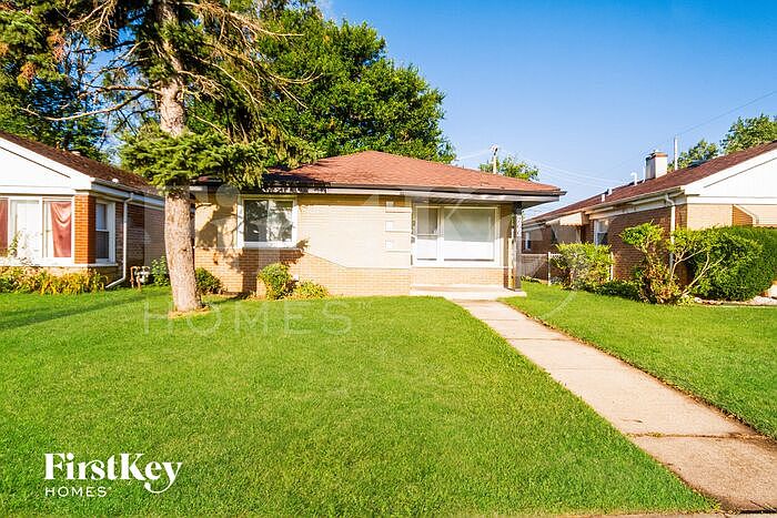 1st image of 266 Paxton Ave