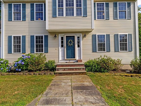3rd image of 49 Sharlene Ln