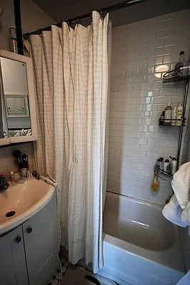 Rented by Universal Realty Group | media 9