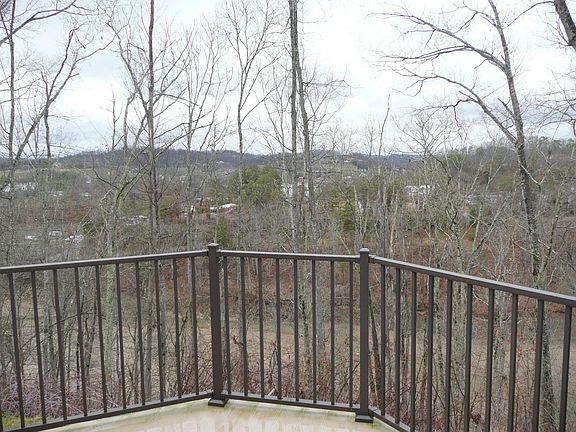 3rd image of 309 Coldwater Dr