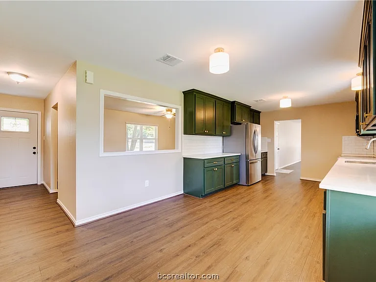 703 Horlock St — Photo 10