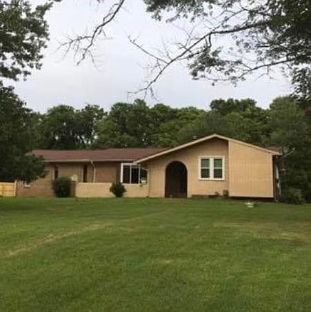 Lovely home in a quiet deadend street. Large backyard and plenty of parking!