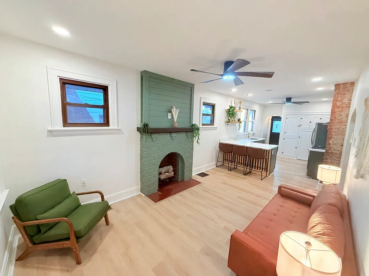 2 bed, 960 sqft, $1,900 — Photo 4