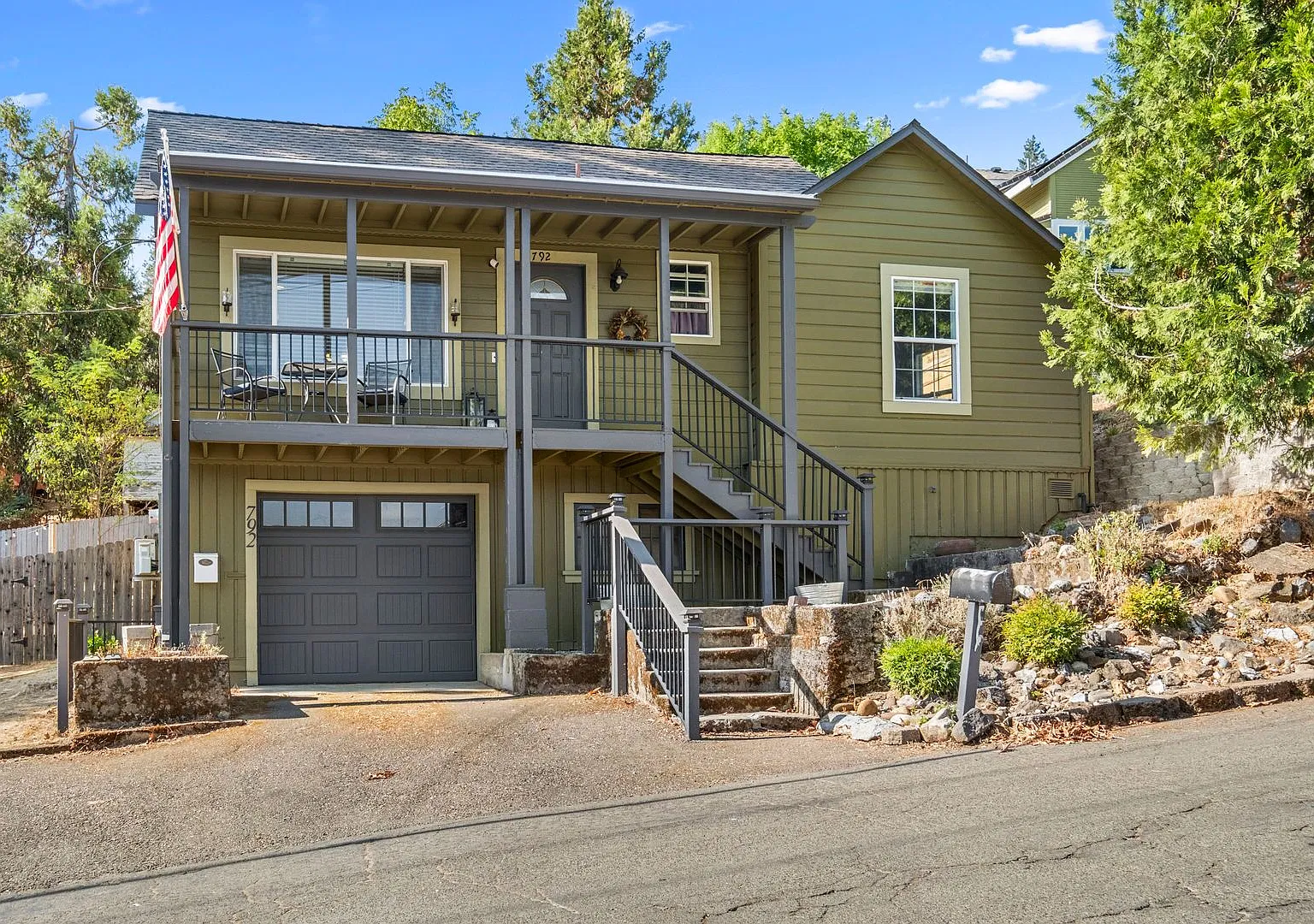 Remodeled 2 Bedroom Home Near Historic Downtown Placerville — Photo 3