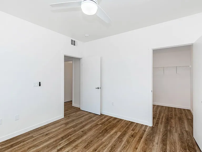 Mossdale Landing - Brand New Apartment Homes — Photo 19