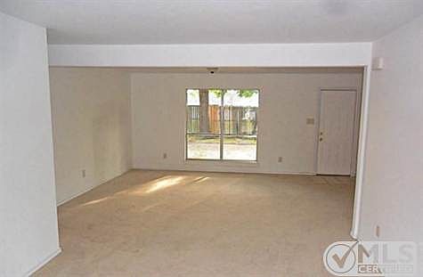 5th image of 2301 Patricia Ln