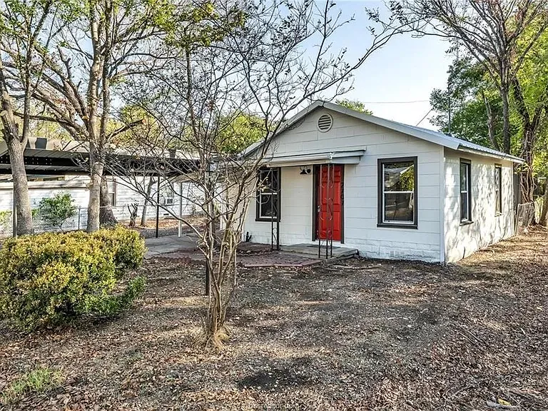 2707 Cliff St — Photo 2
