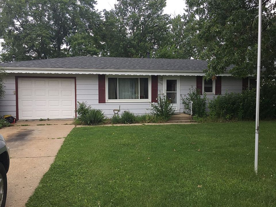 1st image of 806 Emerald Ln