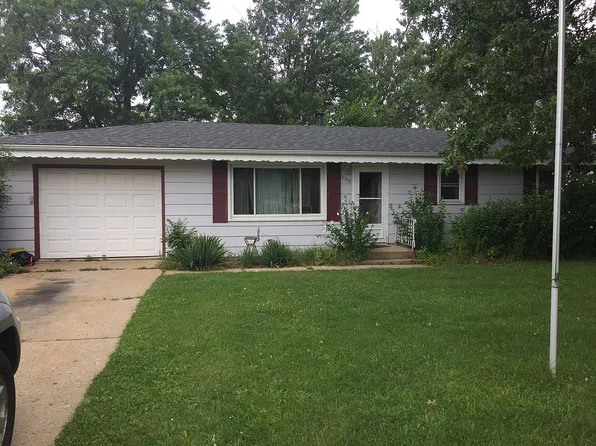 806 Emerald Ln, Machesney Park, IL 61115