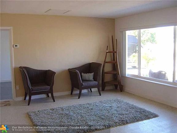 4th image of 4 SE 14th Pl