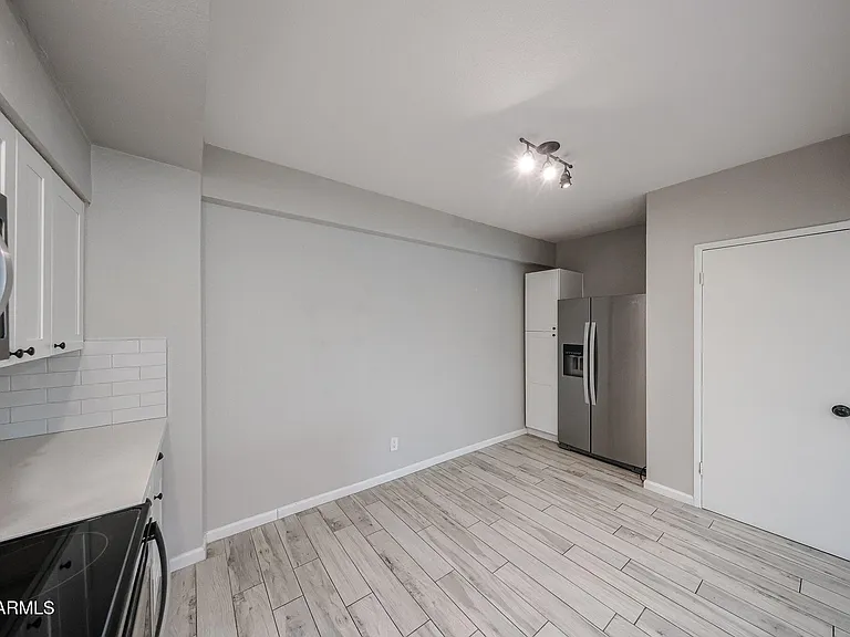 351 E Thomas Rd #D201 — Photo 21
