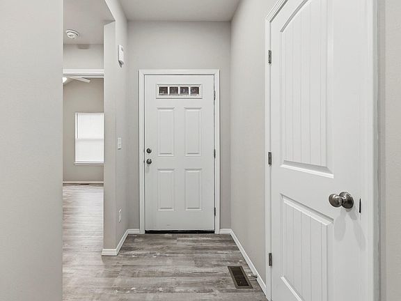 4th image of 204 E Rosalie Street