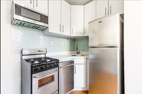 1st image of 62 Forsyth St APT 13