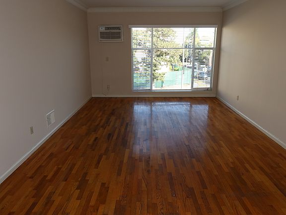 2nd image of 1427 S Beverly Dr