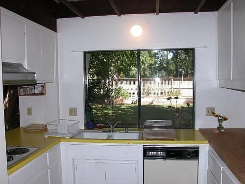 4th image of 2710 Corona Dr