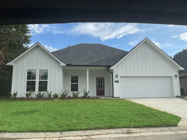 135 Le Moyne St, Bay Saint Louis, MS 39520