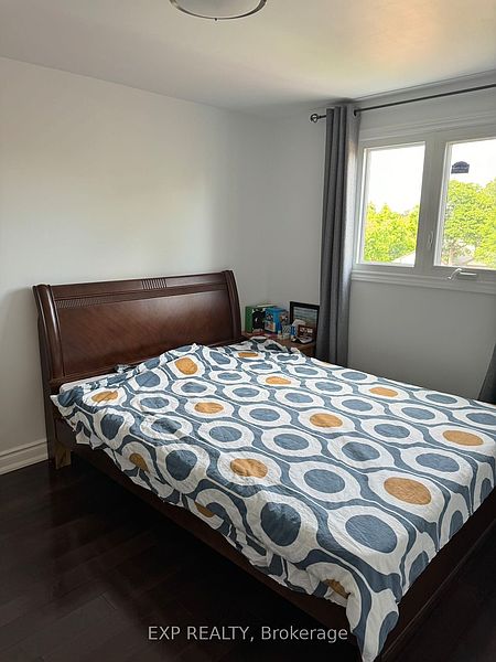 Toronto House for rent - 5 Bedrooms — photo 2