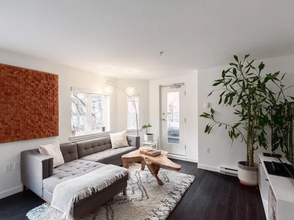 370 Carrall St #203, Vancouver, BC V6B 2J3