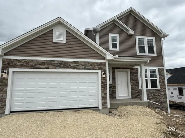 670 Lambert Dr, Slinger, WI 53086