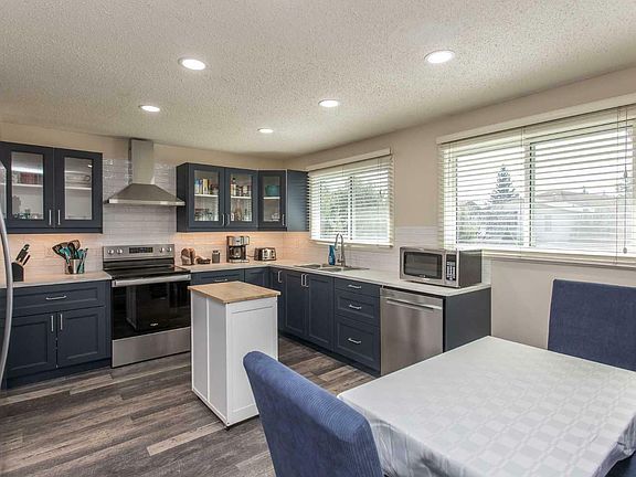4th image of 9 McDougall Cres