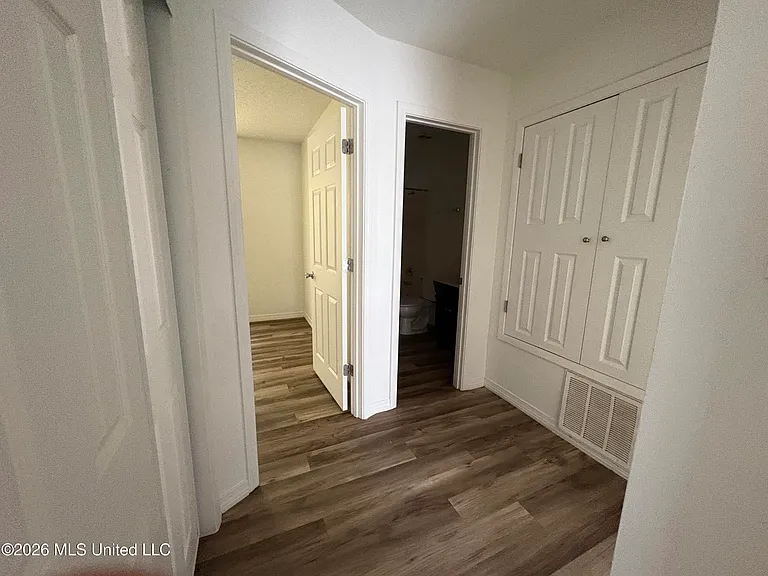 104 Olympic Cir — Photo 8