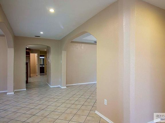 5th image of 615 Palm Haven Dr