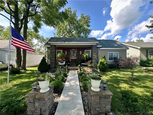 808 Moultrie Ave, Mattoon, IL 61938