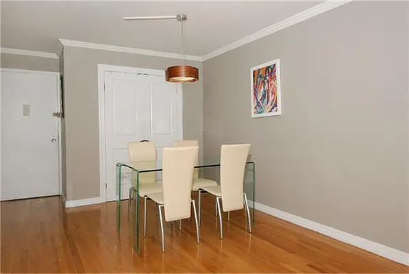 Rented by R New York | media 25