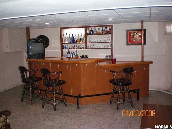 WET BAR