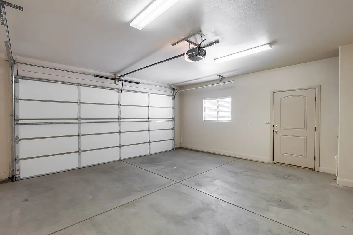 Building Photo - 2935 E 280 N