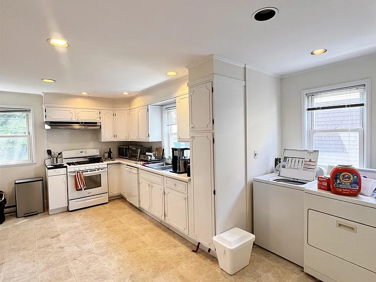 26 Rogers Ave #2 — Photo 27