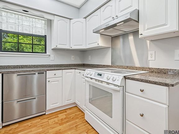 5th image of 33441 Marion Dr