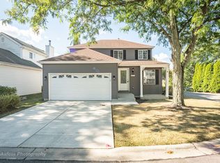 6433 Parksleg Ct, Lisle, IL 60532