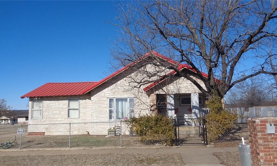 1st image of 909 SE 12th St