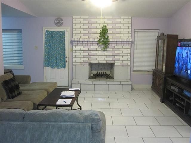 2nd image of 4056 N Windmere St