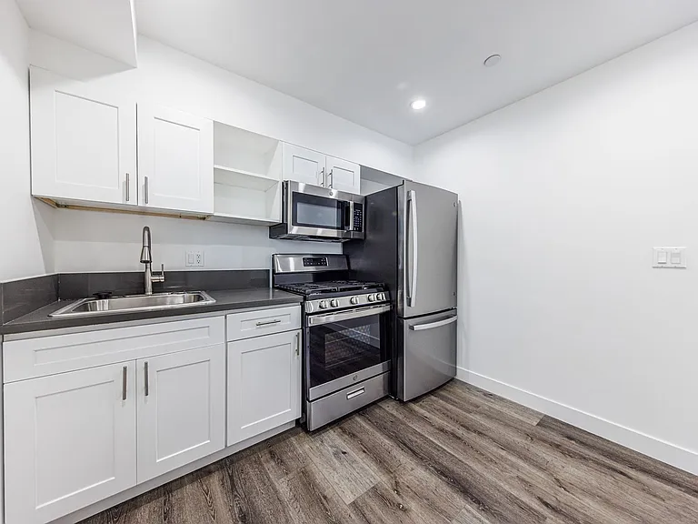 3015 Alsace Ave — Photo 35