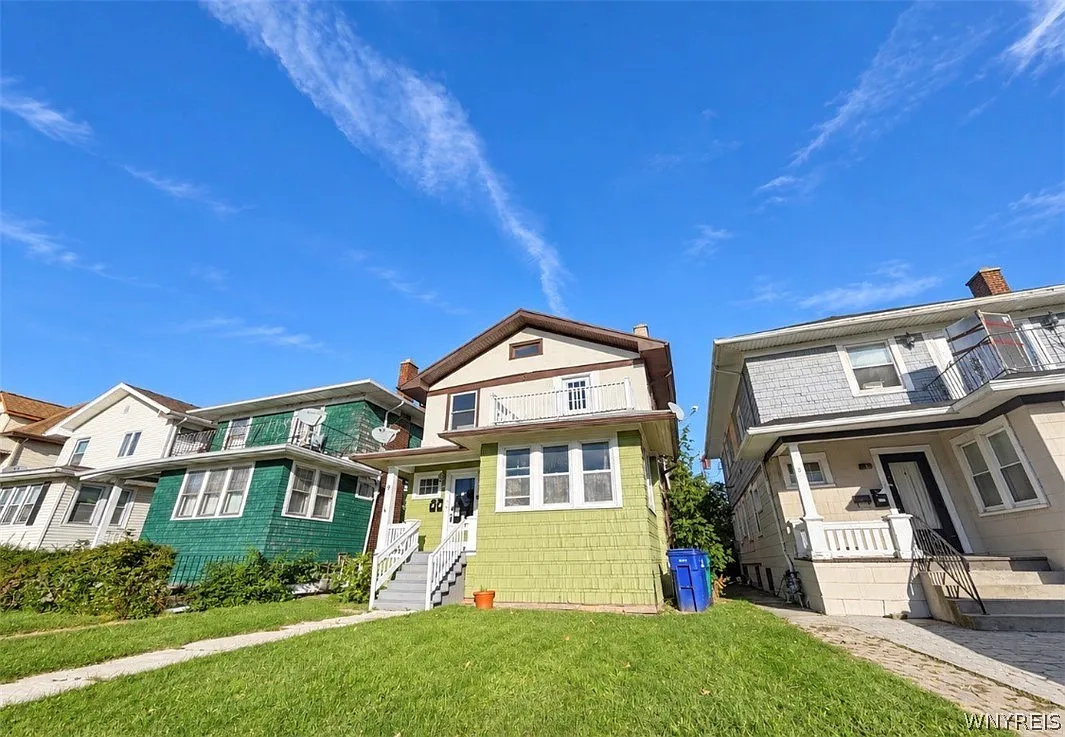 3 bed, 1.0 bath, 2154 sqft, $1,495 — Photo 2