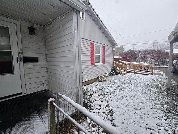 2nd image of 2221 S Acorn Ave