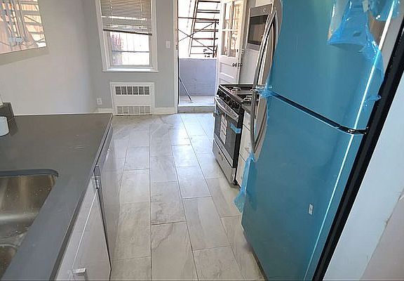 3rd image of 3 E 88th St #1A