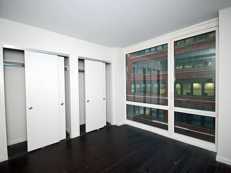 235 E 44th St #18A — Photo 6