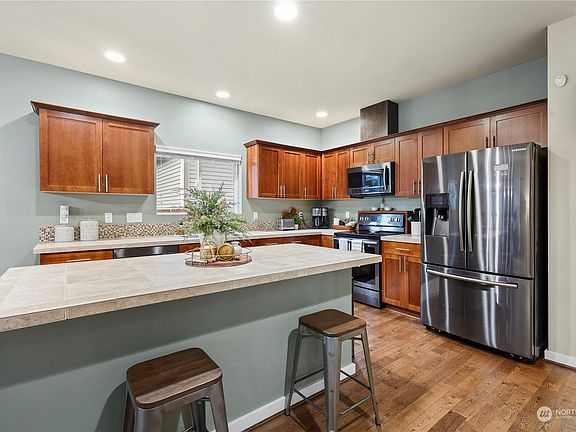 2nd image of 6337 Thomas Place SE