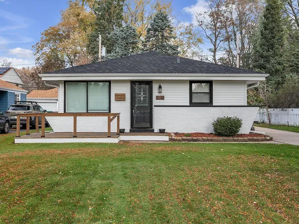 710 West Montclaire AVENUE, Glendale, WI 53217