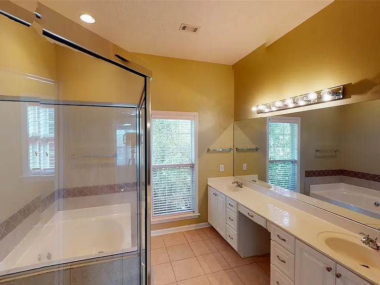 615 Castlebrook Dr — Photo 22
