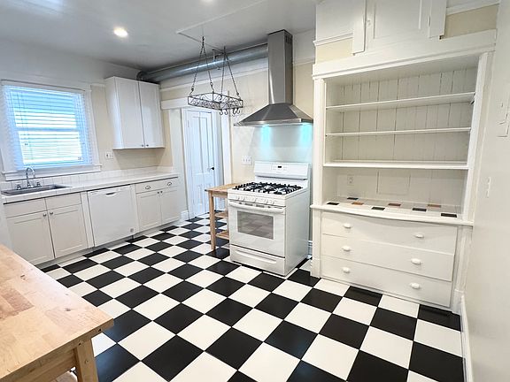 5th image of 2215 P St APT 1