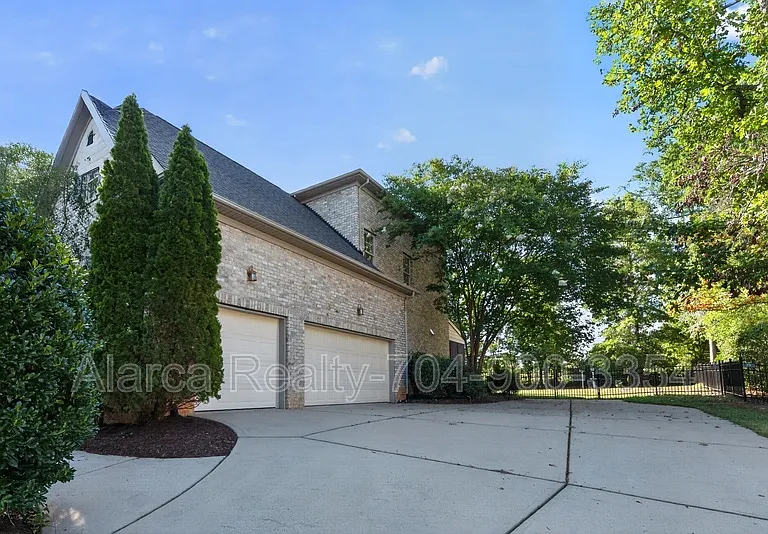 2718 Old Course Rd — Photo 2