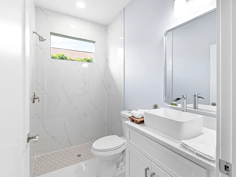 435 Poplar St — Photo 13