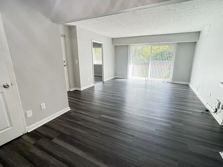 Fox Run Apartments — Photo 45